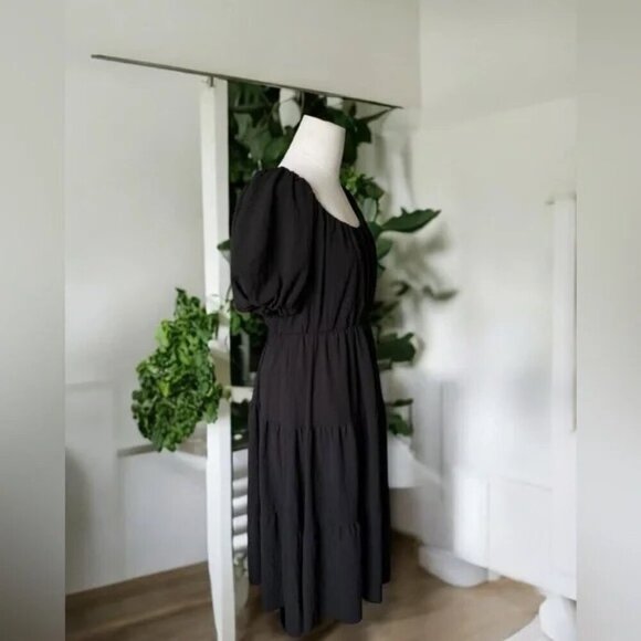 Astr The Label Black Smocked Tiered Midi Dress ( Size M) - Picture 6 of 6